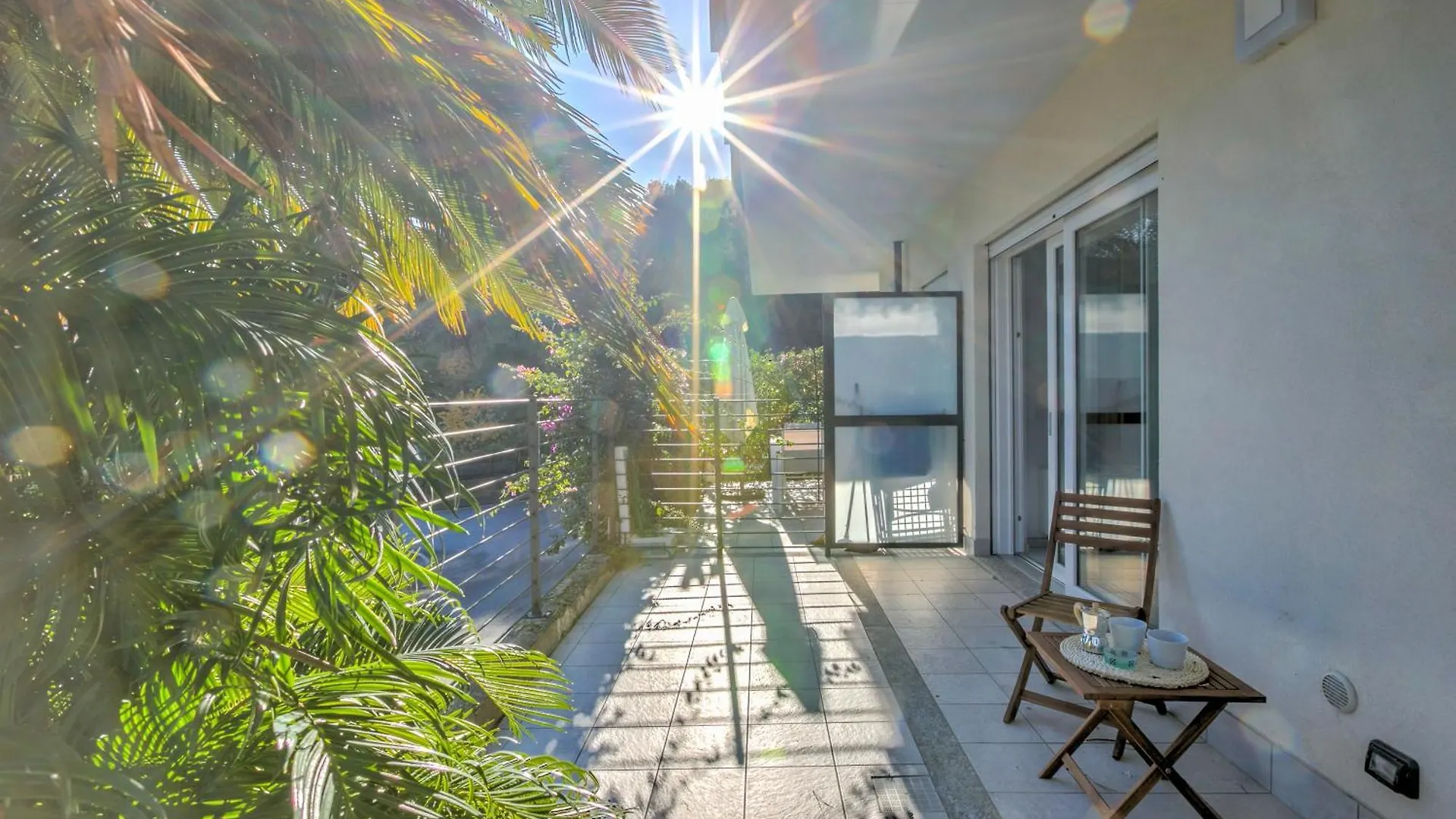 Beachy Vibes- 900M From The Beach - Happy Rentals Andora